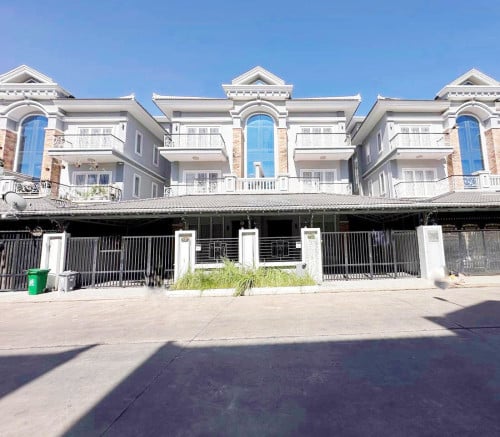 វីឡាភ្លោះ1គូសម្រាប់ជួល នៅក្នុងបុរីវិមានភ្នំពេញ | 2Twin villa for Rent in Borey Vimean Pnhom Penh