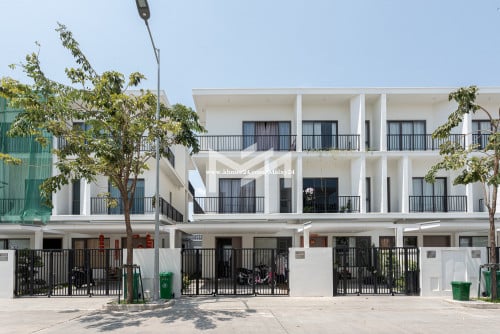 បុរី ចន្ទ គីរី-វីឡាកូនកាត់សល់ដីចំហៀង Borey Chankiri