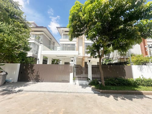 🏠 វីឡាឃ្វីនសម្រាប់ជួល នៅក្នុងបុរីប៉េងហួត 598 ផ្លូវឯកឧត្តមជាសុផារ៉ា