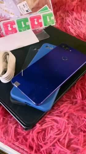 Mi8Lite សុំនុំglobal Ram6g 97%