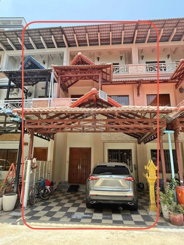 Townhouse 4 Bedrooms for RENT near TK Avenue