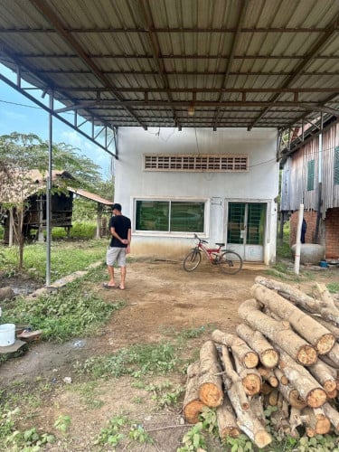 ជំរាបសួរបងប្អូនដីខ្ញុំផ្ទាល់ចង់លក់ មានប្លង់រឹងអាចកាត់ឈ្មោះបាន