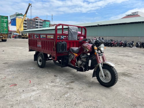 កង់បីមួយទឹកលក់នៅថ្មីម្ចាស់ទីមួយប្រើផែ