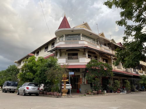 ផ្ទះល្វែងកែង ធំ 6.5m X 16m