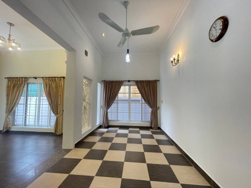 វីឡាសម្រាប់ជួល | VILLA FOR RENT (ទីតាំង​ផ្សារដេីមថ្កូវ)