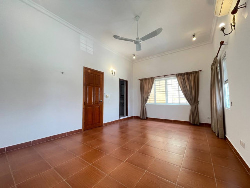 វីឡាសម្រាប់ជួល | VILLA FOR RENT (ទីតាំង​ផ្សារដេីមថ្កូវ)