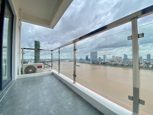 Condo yuetai 1bedroom for urgent sale 110000$ negotiable