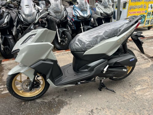 HONDA Click 160 របស់ក្រុមហ៊ុន