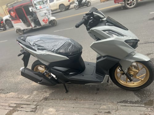 HONDA Click 160 របស់ក្រុមហ៊ុន