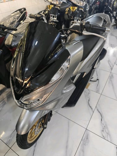 Honda PCX 020 have tax Paper good 98%