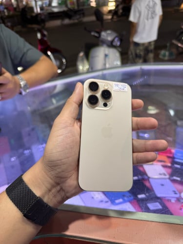 iPhone 16 Pro 256g ZA Sim 2 98% Dessert