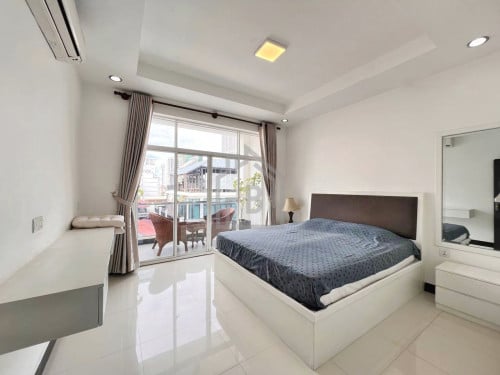 Western 1 Bedroom Apartment for RENT in BKK3_near IOS Tower