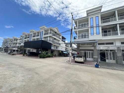 ផ្ទះអាជីវកម្មនៅក្បែរនិងសកលវិទ្យាល័យប៊ែលធី​ ទិញភ្លាមអាចរកសុីបានភ្លាមៗ