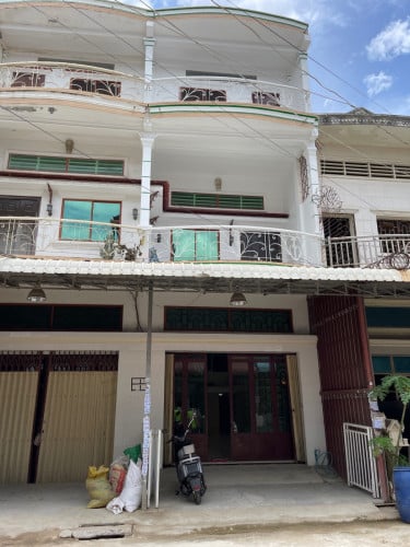 ផ្ទះល្វែង វីឡាកូនកាត់