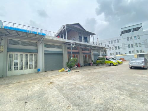 ផ្ទះលក់ 15mn ពីប្រលានថ្មី