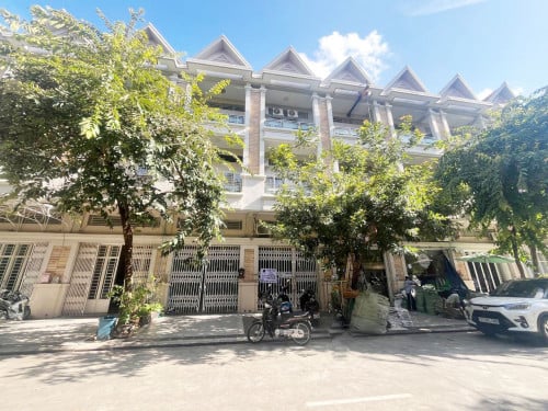 ផ្ទះល្វែងសម្រាប់ជួលនៅ បុរីប៉េងហួតដឹស្តារឡាយ | Flat for Rent at Borey Penghouth Light