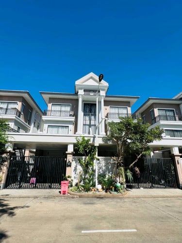 វីឡាTwin A ទីតាំងបុរីប៉េងហួតបឹងស្នោ គំរោង11 (RoseVille)