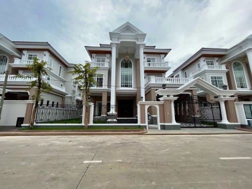 💥វីឡាឃ្វីន លក់តម្លៃក្រោមទីផ្សារ ក្នុងបុរី ប៉េង 60m (គម្រោង2)