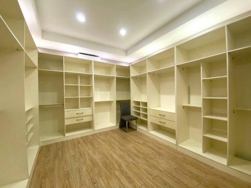 06 Bedrooms Villa For Rent Near Boeung Keng Kang 1