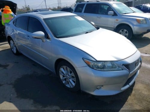 LEXUS ES300H 2013 Full Premium ពណ៍ប្រាក់ Free Upgrade កាង 2025