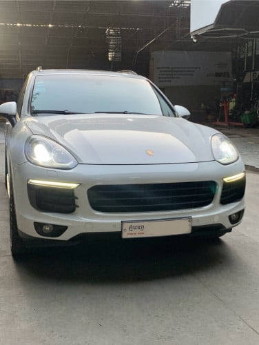 Porsche Cayenne សាំងសុទ្ធ