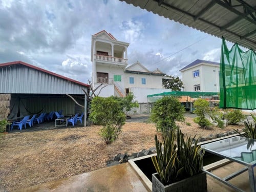 ហាងសម្រាប់ជួល