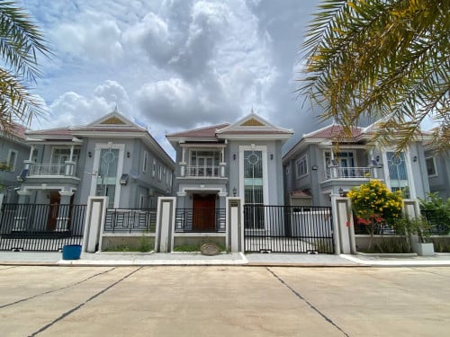 វីឡាទោល មរកត លក់បន្ទាន់ បុរី វិមានភ្នំពេញ 6A គម្រោងទី9