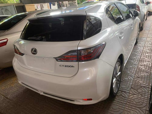 Lexus CT 2012 Full option no Fsport​ ឡានខ្ចៅខ្ចងថ្មីណាស់​ 14​មុឺនម៉ៃស្រុីន​