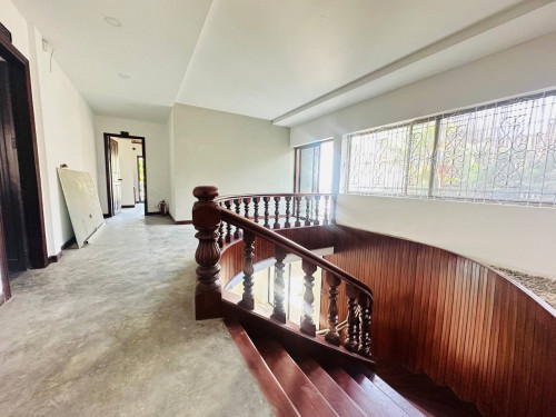 Renovated Villa Or Restaurant Hotel For Rent In Daun Penh Few minutes to Independent Monument
