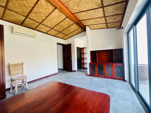 Renovated Villa Or Restaurant Hotel For Rent In Daun Penh Few minutes to Independent Monument