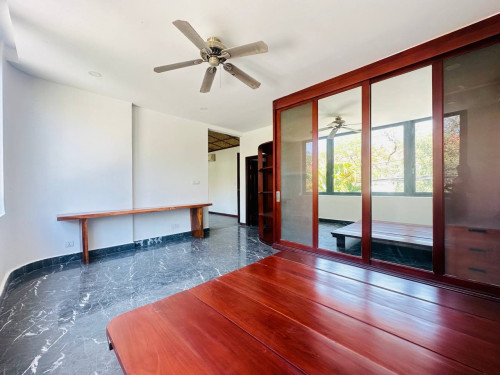 Renovated Villa Or Restaurant Hotel For Rent In Daun Penh Few minutes to Independent Monument