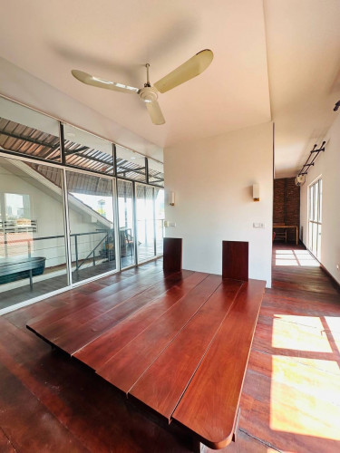 Renovated Villa Or Restaurant Hotel For Rent In Daun Penh Few minutes to Independent Monument