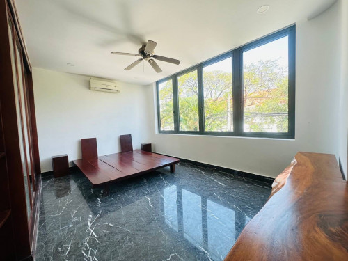 Renovated Villa Or Restaurant Hotel For Rent In Daun Penh Few minutes to Independent Monument