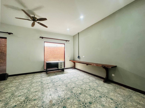Renovated Villa Or Restaurant Hotel For Rent In Daun Penh Few minutes to Independent Monument