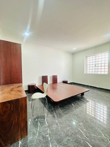 Renovated Villa Or Restaurant Hotel For Rent In Daun Penh Few minutes to Independent Monument
