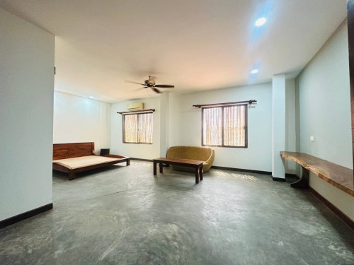 Renovated Villa Or Restaurant Hotel For Rent In Daun Penh Few minutes to Independent Monument