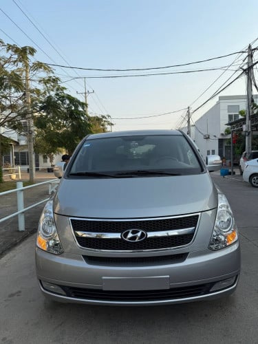 Rental Car Starex ឡានជួល ជាថ្ងៃ ឬអាទិត្យ