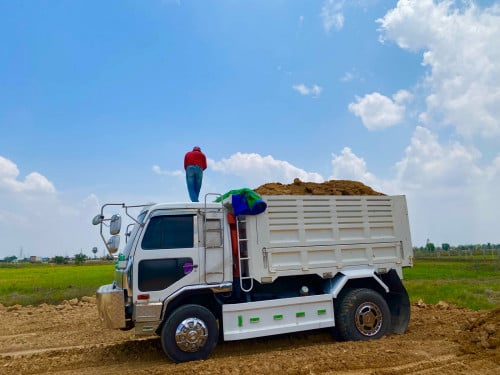 ឡានដីសំរាប់សំរាប់ជួល