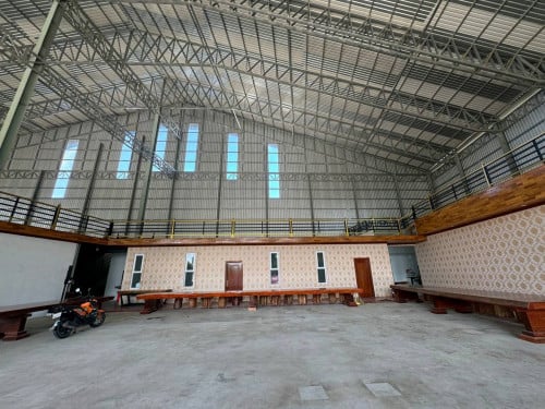 ឃ្លាំងធំជួល ៖ ផ្លូវជាសុផារ៉ា, ខណ្ឌឬស្សីកែវ, រាជធានីភ្នំពេញ