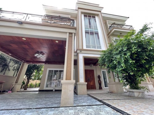 #ផ្ទះវីឡាទោលសម្រាប់លក់និងជួលនៅបុរី ពិភពថ្មី សំរោងអណ្តែត ។