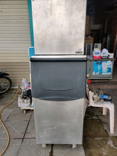 ម៉ាសុីនផលិតទឹកកក