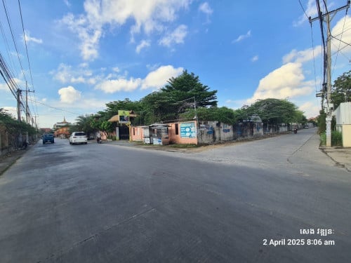 ដីលក់ (កែង)ផ្លូវ10m កែង ផ្លូវ8m សង្កាត់គោកឃ្លាង ខណ្ឌសែនសុខ