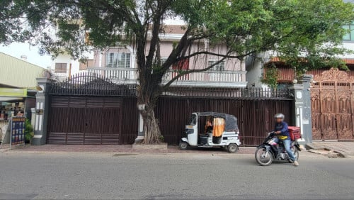 ផ្ទះសម្រាប់ជួល | House for Rent