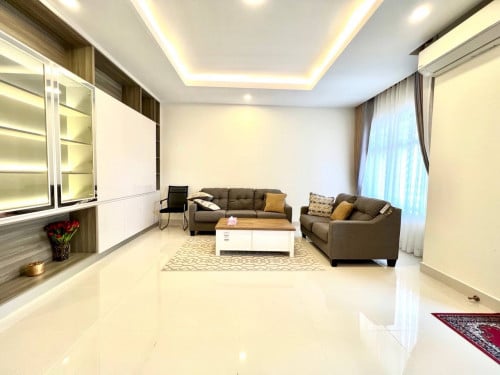 💰វីឡាភ្លោះសម្រាប់ជួល ​ក្នុងបុរីប៉េងហួត50m