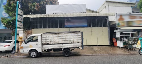 ឃ្លាំងសម្រាប់ជួល នៅទួលគោក | Warehouse for rent in Toul kork