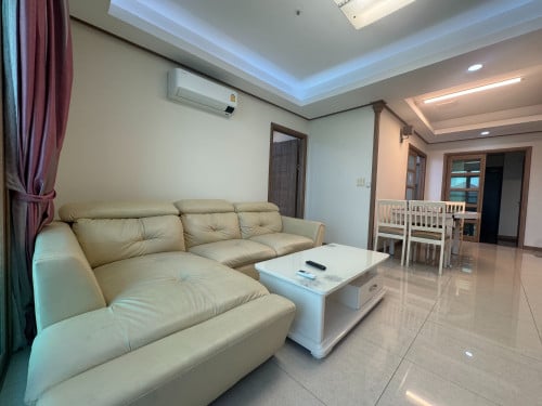 2BR Spacious Condo For Rent- De Castle Royal, BKK1