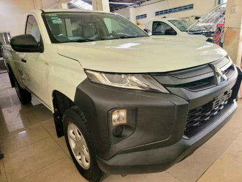 Mitsubishi Triton 2020 ឡានលេខដៃ(4x4) Urgent Sale!!!