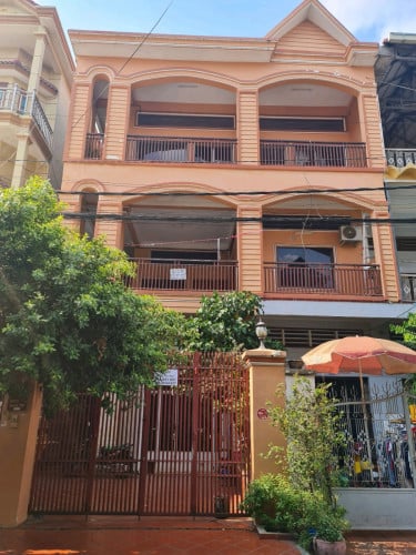 ផ្ទះល្វែងជាន់ទី1 ជួល/House for Rant