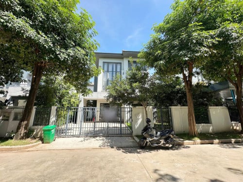 វីឡាឃ្វីនAសម្រាប់ជួល នៅក្នុងបុរីជីបម៉ុង ដឹផាកលែន ផ្លូវ ឯ.ឧ ជាសុផារ៉ា