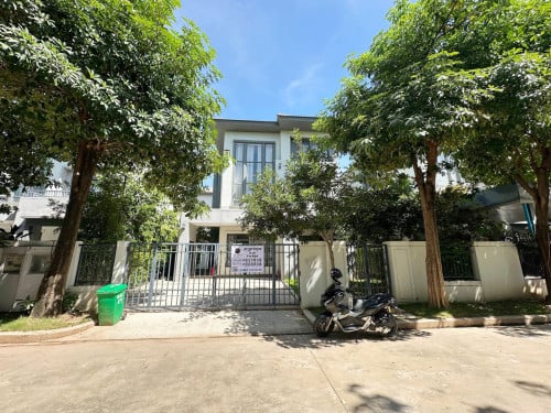 Queen A Villa for Rent in Borey Chip Mong The Park Land 598